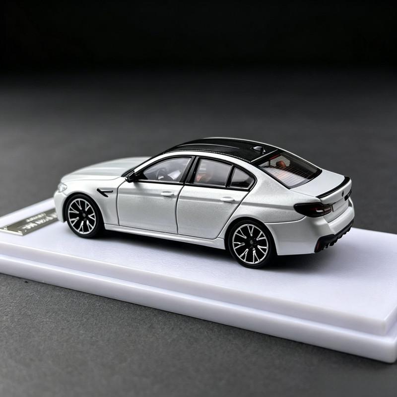 Howie Model 1/64 NEW BMW M5 F9 - đánh giá và giá Die Cast Car 1 64